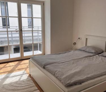 Klosterneuburg Apartment | Einzigartige Altbauwohnung mitten in der City