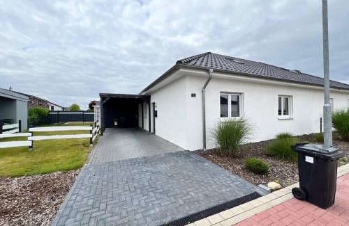 Gross Ilsede House | Einzigartiger Neubau-Bungalow - Luxus-Küche, große Terrasse mit Garten - Perfekt für Familie und Gruppen