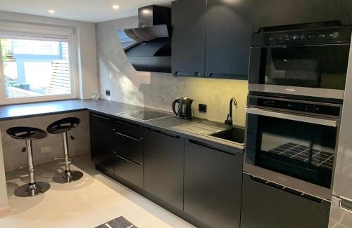 Kristiansund Apartment | Ekskluzywny hybel w zaciszu