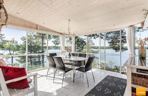 Kinda Municipality Villa | Ekudden. Idylliskt nära sjö. Egen strand.