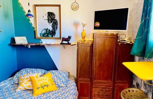 Noailles Apartment | Elégant studio sous les toits