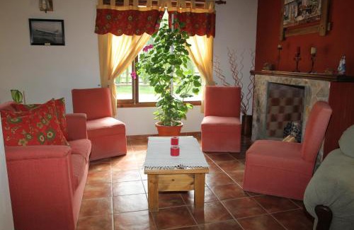 Comandante Luis Piedrabuena Hotel | El Alamo Hotel