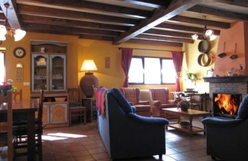 Santa Maria de las Hoyas House | El Arreñal del Cañón del Río Lobos