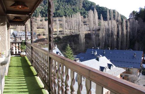 Sallent de Gallego House | El Balcón del Garmo