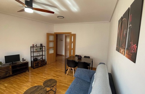 Villamediana de Iregua Apartment | El Chabisque de Ner. Apartamento con Terraza y Barbacoa