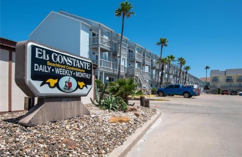 Corpus Christi House | El Constante 236