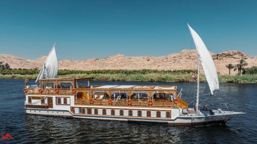 Nile River Luxor Boat Rental | EL Hanim Dahabeeyah
