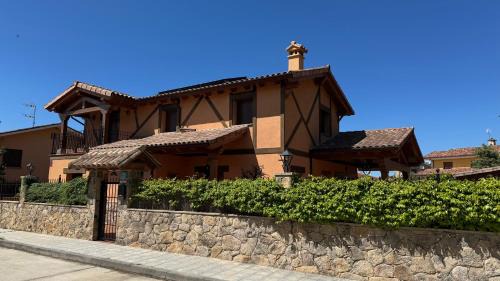 Candeleda House | El Hojaranzo Casa rural con encanto en Candeleda