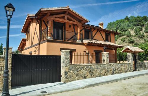 Candeleda House | El Hojaranzo Casa rural con encanto en Candeleda