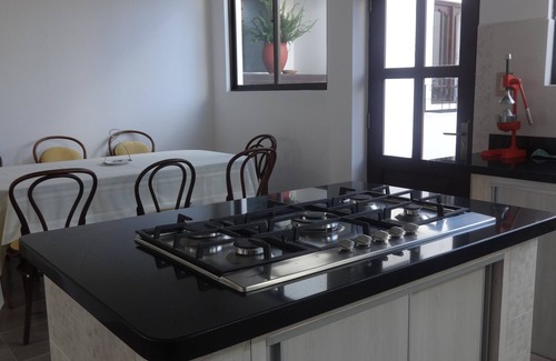 Sucre Bed & Breakfast | El Jardin De Su Merced B&B