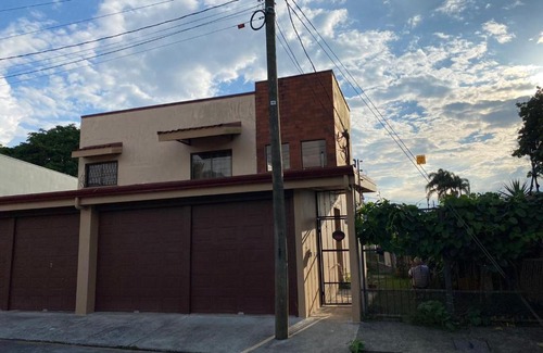 Quesada Apartment | El Jardin Lodge