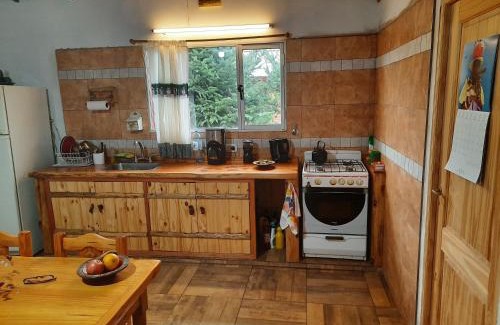 Lago Puelo House | El Jarillal Chalet de Montaña a pasos del lago