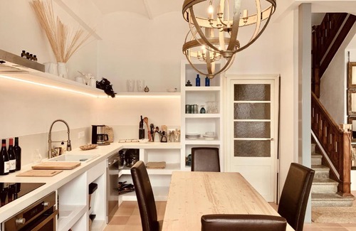 L'Escala Apartment | El Nido: Maison rénovée Escala Centre