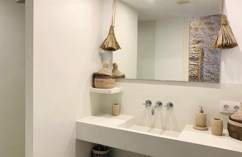 L'Escala Apartment | El Nido: Maison rénovée Escala Centre