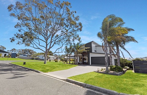 Newlands Arm House | El Nino - Easy access to water activities and stunning views