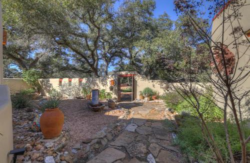 Driftwood House | El Ranchito on 578 Acres