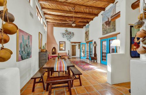 Driftwood House | El Ranchito on 578 Acres