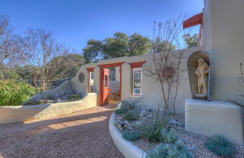 Driftwood House | El Ranchito on 578 Acres