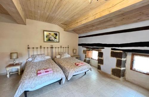 Santa Gadea House | El Socaire del Trasgo-Complejo de Casas Rurales