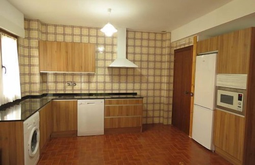 Pobes Cottage | Elai etxea (Apt. Añana) Ideal for groups of up to 9 people.