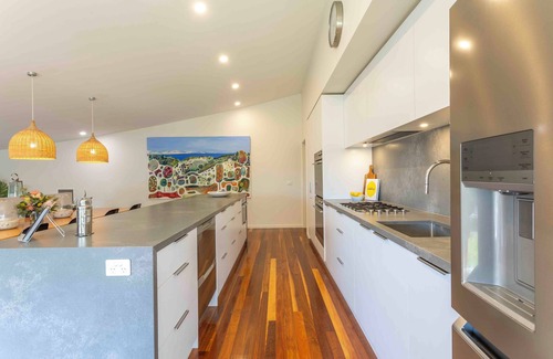 St. Andrews Beach House | Elandra by Ready Set Stay - Outdoor solar heated pool, WIFI, BBQ, linen