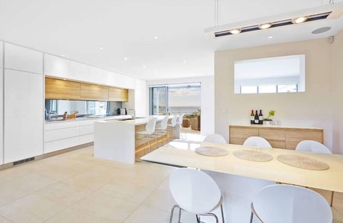Gerringong House | Elandra on Gerringong - Boasting Postcard Beach Views