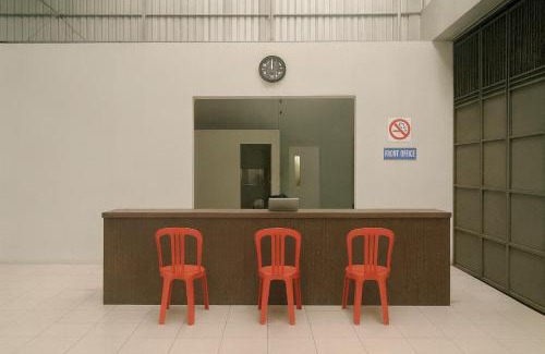 Tasikmalaya Hotel | Elang House near Simpang Lima Tasikmalaya Mitra RedDoorz