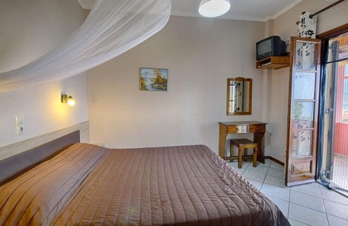 Agios Georgios Pagon Apartment | Eleana apartment 8 floor - with sea view, direct beach location in Agios Georgios Pagi