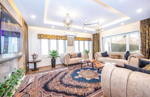 Sudarbal Hotel | Elegance in Nigeen