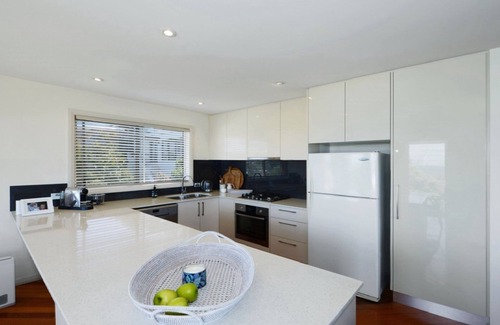 North Avoca House | Elegance on Elgata - Bright and Breezy