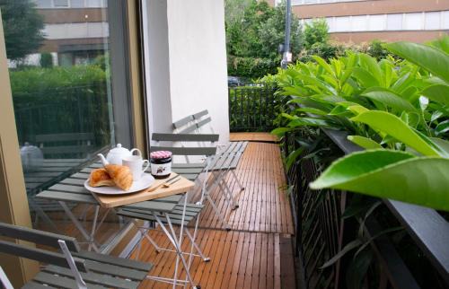 Fontenay-aux-Roses Apartment | Elegance w mobile Wi-Fi 7' to RER B Paris direct line Airports CDG and ORY