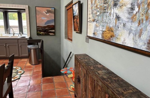 Waynesville Apartment | Elegant 1 bdrm dog-friendly apt right off Main. Walk to 50+ restaurants/shops.