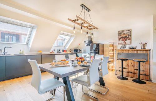 Centre Ville Apartment | Elegant 120m2-Face cathedrale-6 pers-free Parking