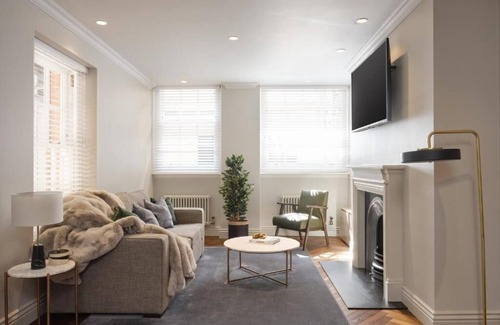 City of Westminster Apartment | Elegant 1BR Apartment w/Concierge, Weekly Housekeeping & Washer/Dryer