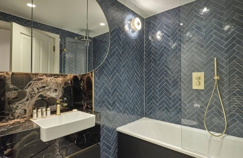 City of Westminster Apartment | Elegant 1BR Apartment w/Concierge, Weekly Housekeeping & Washer/Dryer