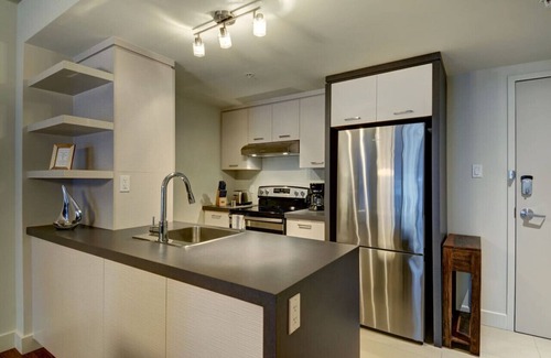 Sainte-Foy-Sillery-Cap-Rouge Apartment | Elegant 1BR Apt near Université Laval and Parks