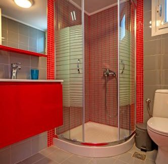Agios Dimitrios Apartment | Elegant 1BR by Heraklion Beach Sun &Comfort Await