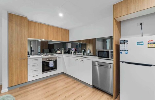 Adelaide Central Business District Apartment | Elegant 1BR CBD Apt Walkable - Parking - WiFi