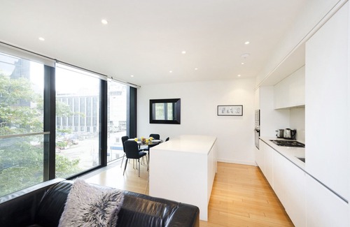 Laurieston Apartment | Elegant 2-bed flat near The Meadows w/parking