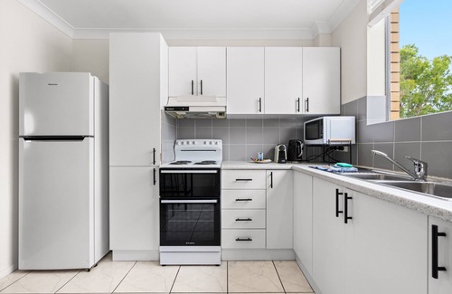 Hawthorne Apartment | Elegant 2-Bed with Balcony by Parks and Amenities
