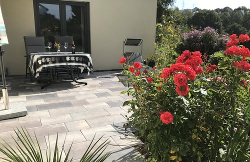 Niedernhausen Apartment | Elegant 2-room flat in the region Taunus, close to Rhine, Frankfurt, Mainz, Wi.