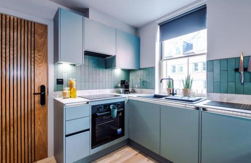 Chester Apartment | Elegant 2B Retreat City Centre with Secure Parking