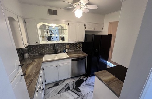 Meriwether Condo | Elegant 2BR Midtown Condo W/Flair