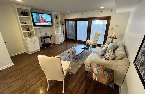 Meriwether Condo | Elegant 2BR Midtown Condo W/Flair