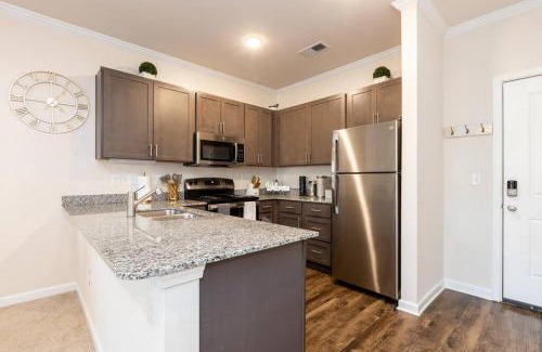 Waxhaw Apartment | Elegant 2BR Suite in Downtown Waxhaw w. Pool