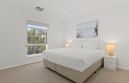 Glenelg South House | Elegant 3-Bed Home Steps from Sunny Glenelg Beach