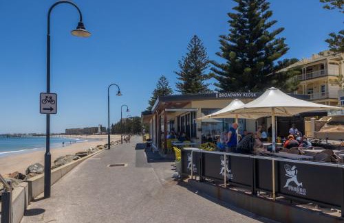 Glenelg South House | Elegant 3-Bed Home Steps from Sunny Glenelg Beach