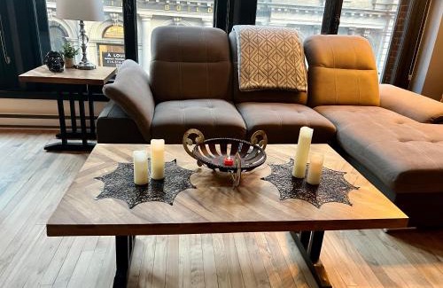 Old Montreal Apartment | Elegant 3 Bedroom apartment in old port - 201