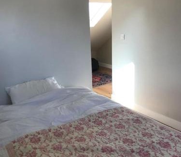 Stroud Green Apartment | Elegant 3bed Crouchend in style with roof terrace