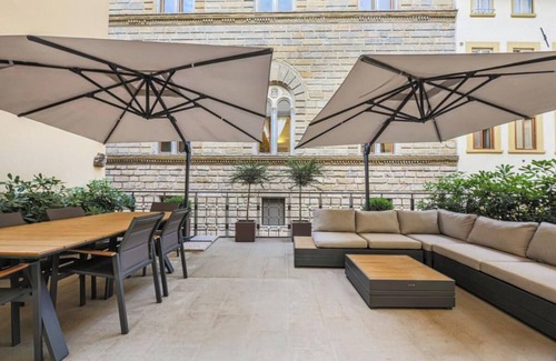 San Giovanni Apartment | Elegant 5-Bedroom Apartment in Piazza della Signoria, Florence